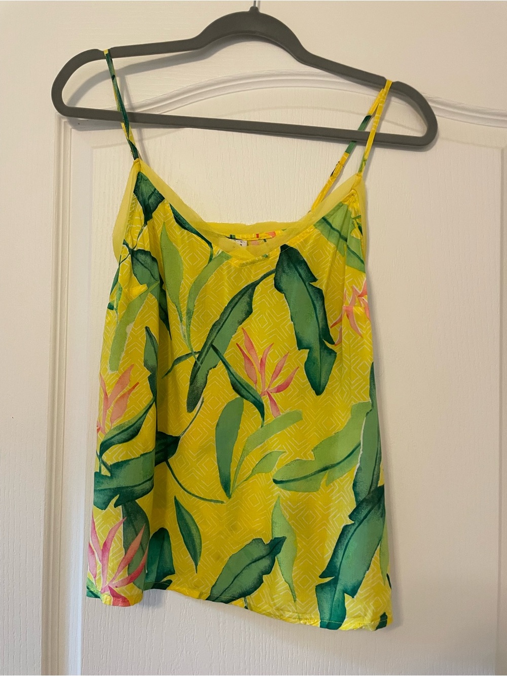 a new day Yellow Tropical Leaf Print Spaghetti Strap Tank